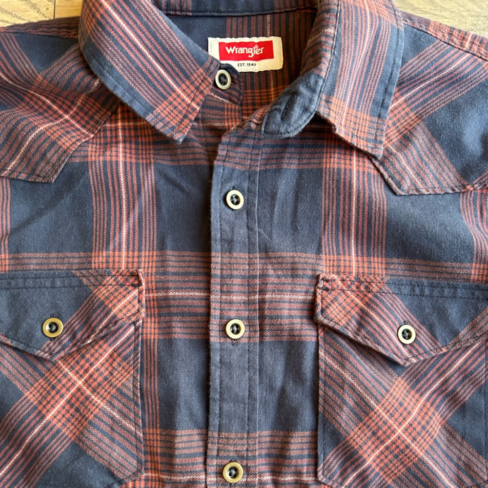 Wrangler Men's Casual Plaid Shirt - Navy and Red - Picture 4 of 6